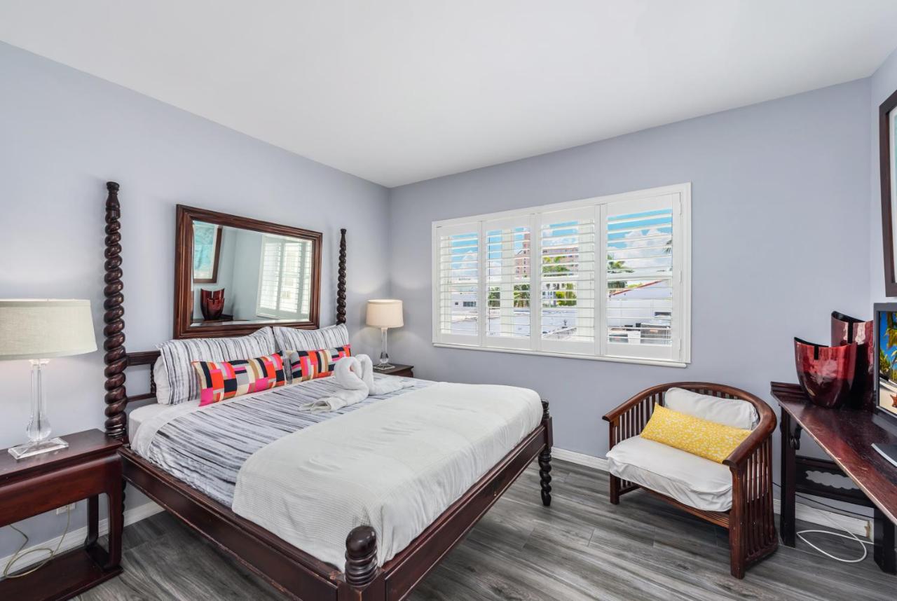Deluxe Apartment at BEST DEAL! 2BR Modern Beachfront Ocean Drive WiFi