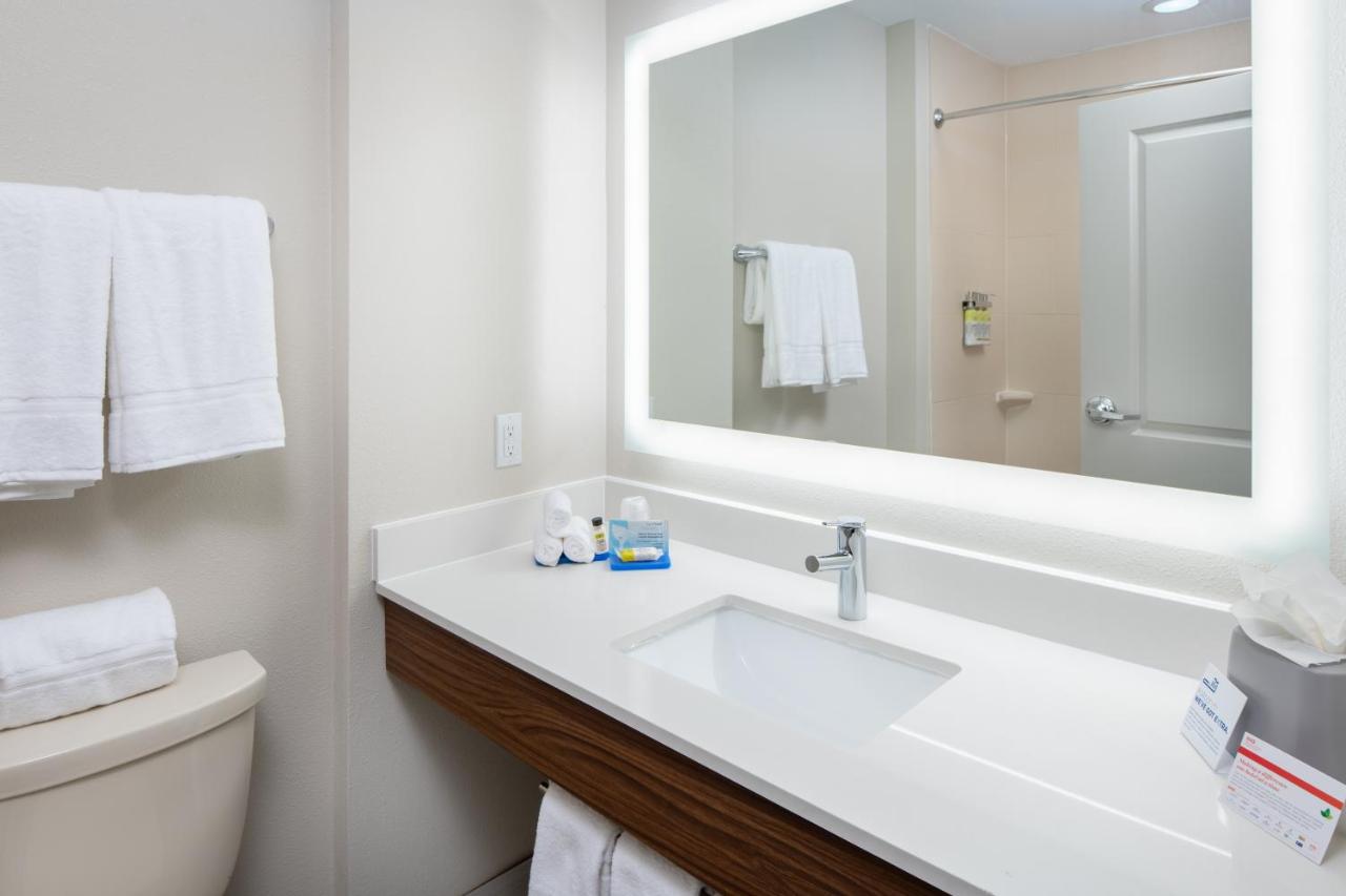 Suite - Hearing Accessible - Non-Smoking at Holiday Inn Express Hotel & Suites Dallas South - Desoto by IHG
