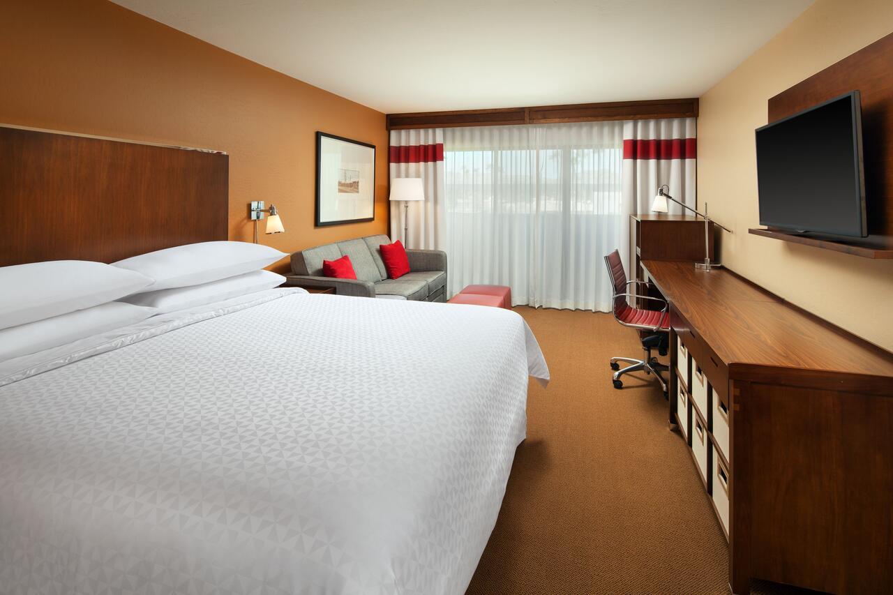 Four Points by Sheraton Phoenix South Mountain