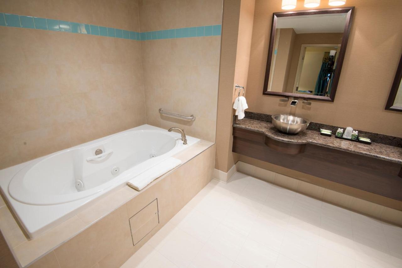 Executive Suite at Win-River Resort & Casino