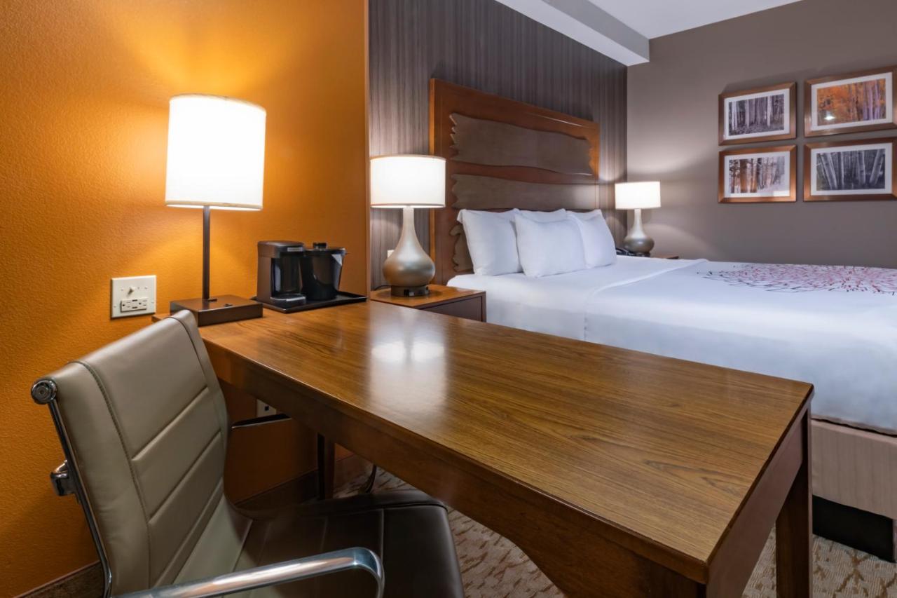 1 King Bed, Deluxe Mobility Accessible Room, Non-Smoking at La Quinta Inn & Suites by Wyndham Durango