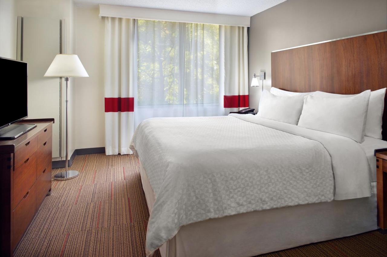 Suite with 1 King Bed at Four Points by Sheraton Charlotte