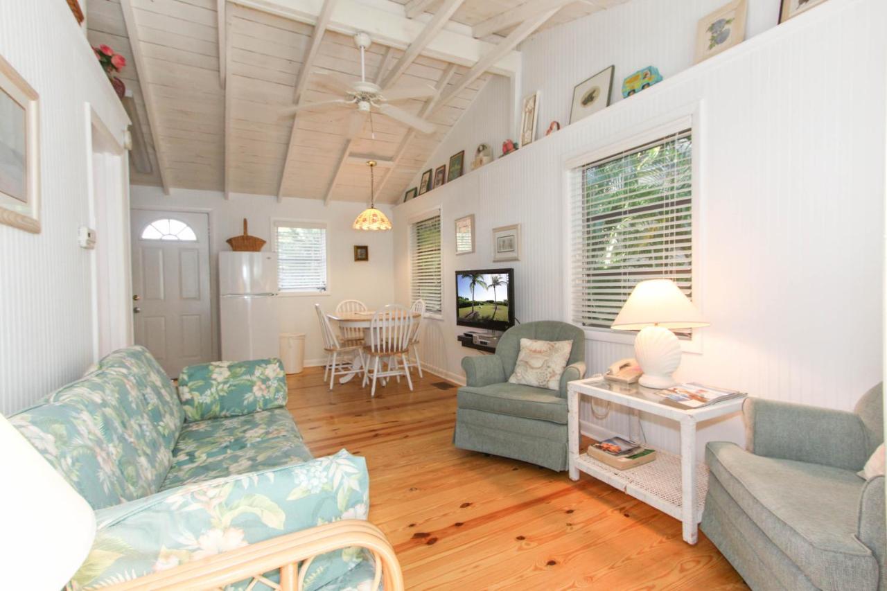 One-Bedroom Cottage at Gulf Breeze Cottages