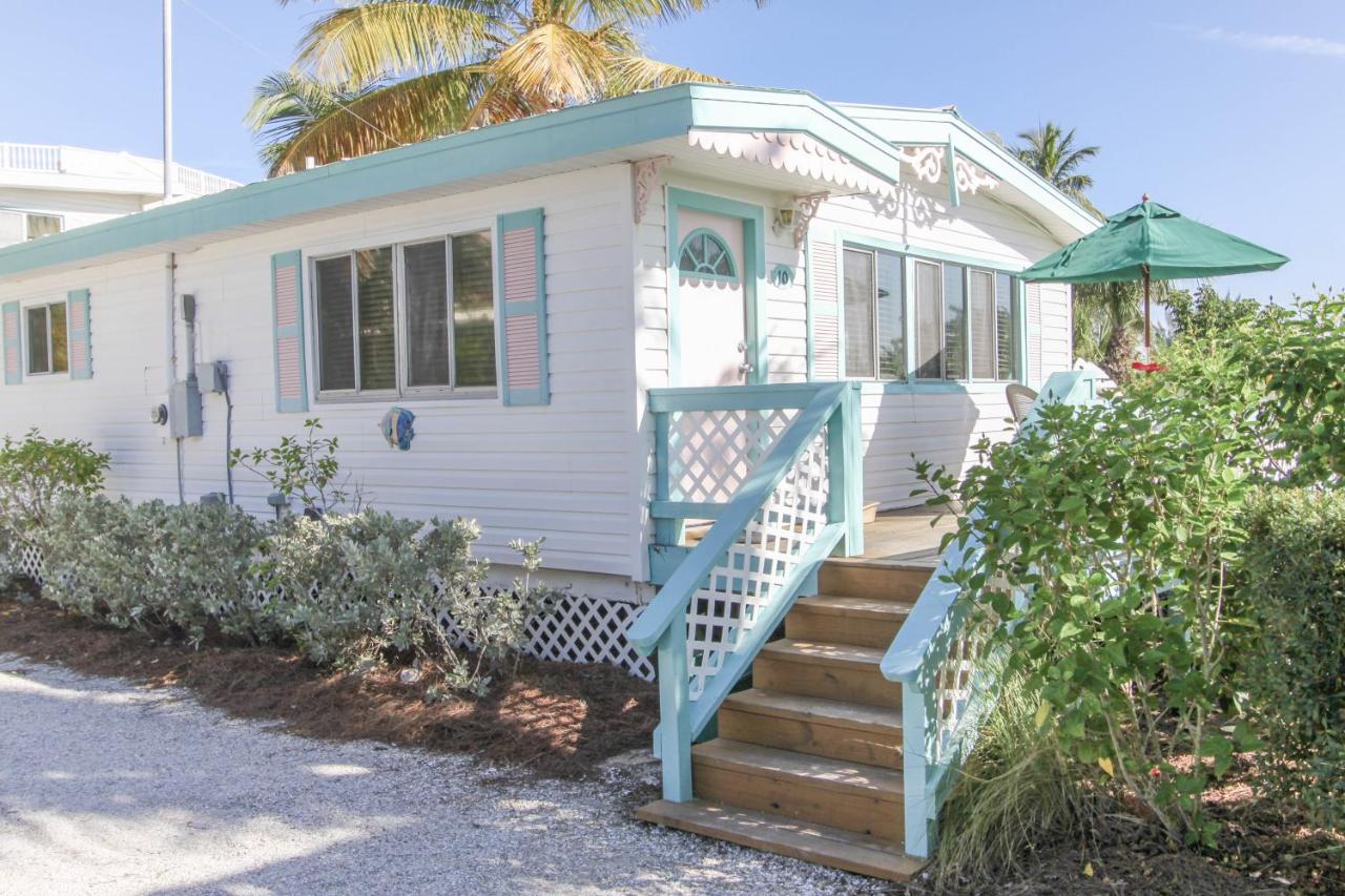 Two-Bedroom Cottage with Gulf Front at Gulf Breeze Cottages