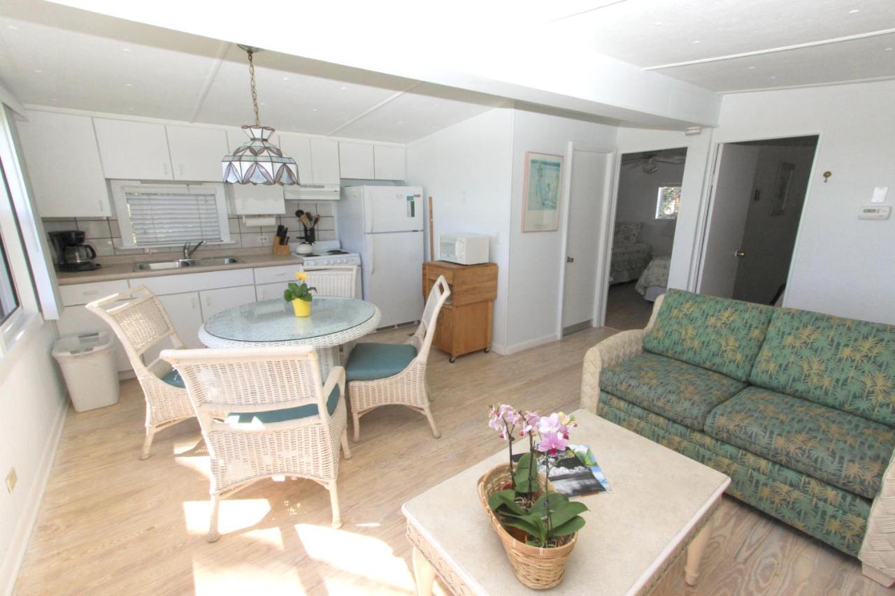 Two-Bedroom Cottage with Gulf Front at Gulf Breeze Cottages