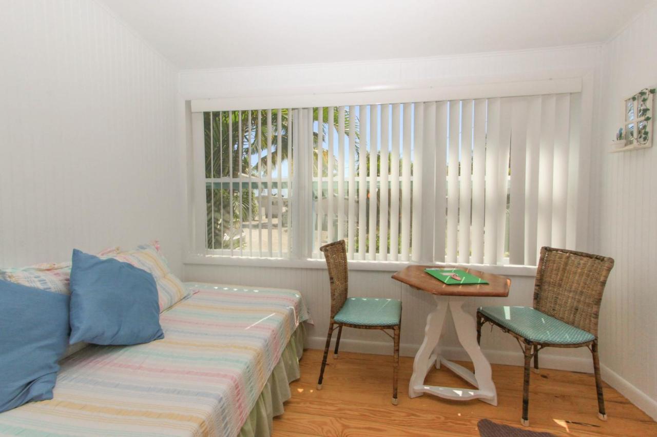 One-Bedroom Cottage at Gulf Breeze Cottages