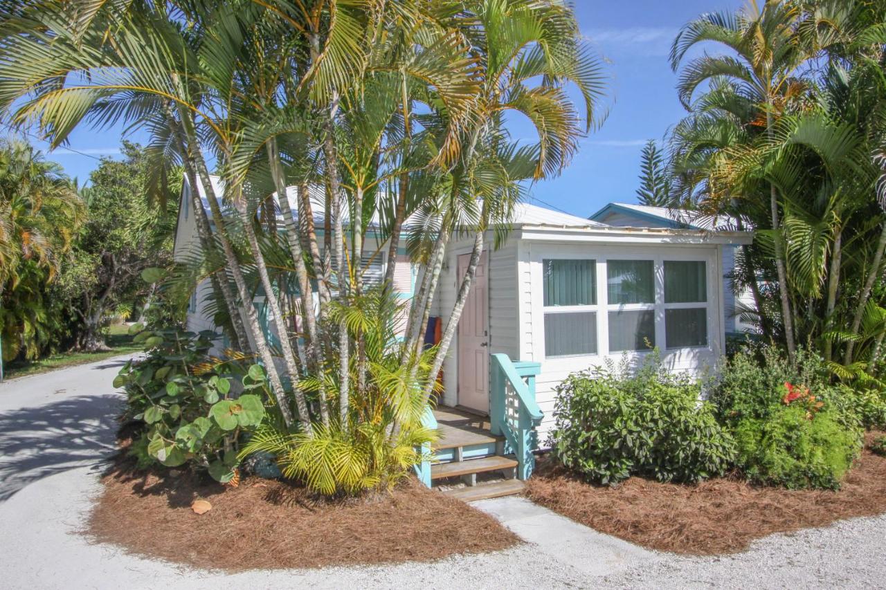One-Bedroom Cottage at Gulf Breeze Cottages