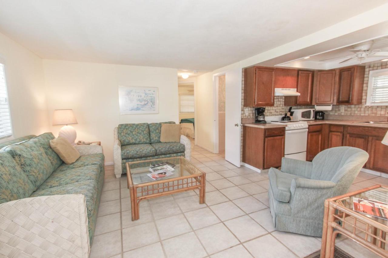 Two-Bedroom Cottage at Gulf Breeze Cottages