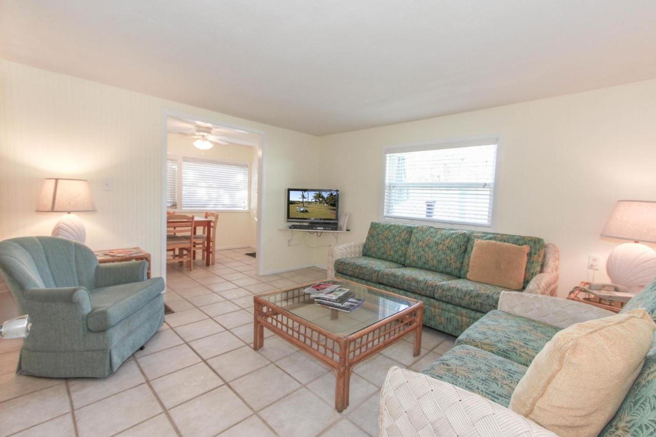 Two-Bedroom Cottage at Gulf Breeze Cottages