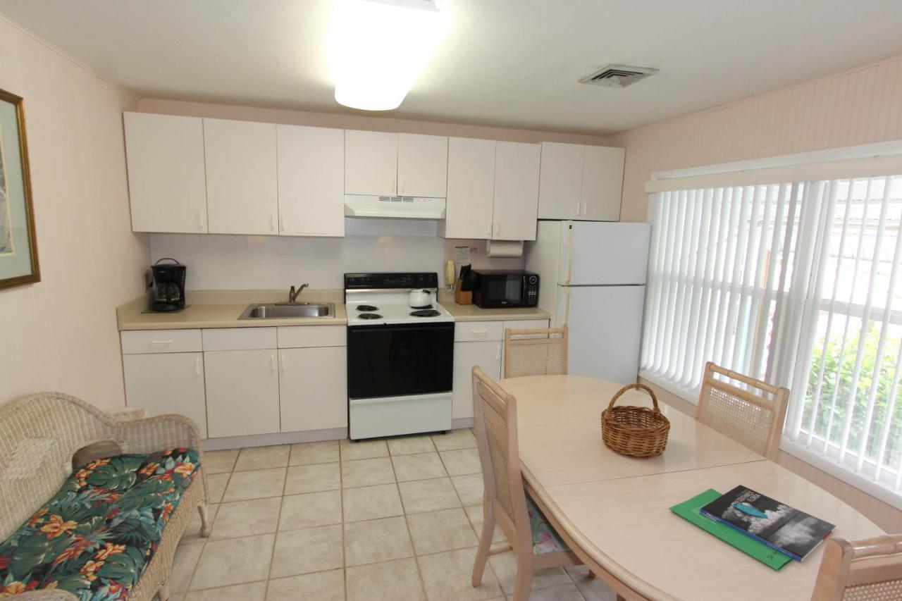 Three-Bedroom Duplex at Gulf Breeze Cottages