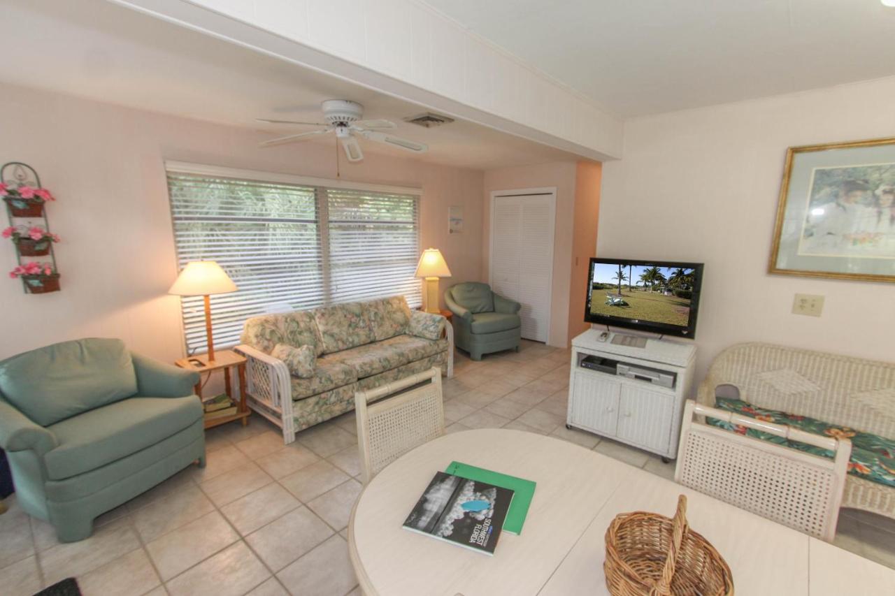 Three-Bedroom Duplex at Gulf Breeze Cottages