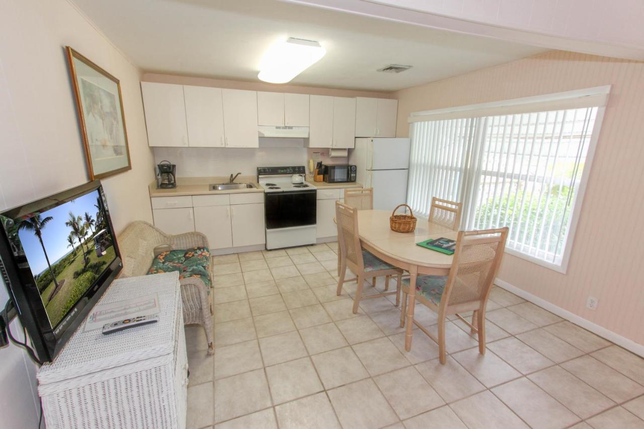 Three-Bedroom Duplex at Gulf Breeze Cottages