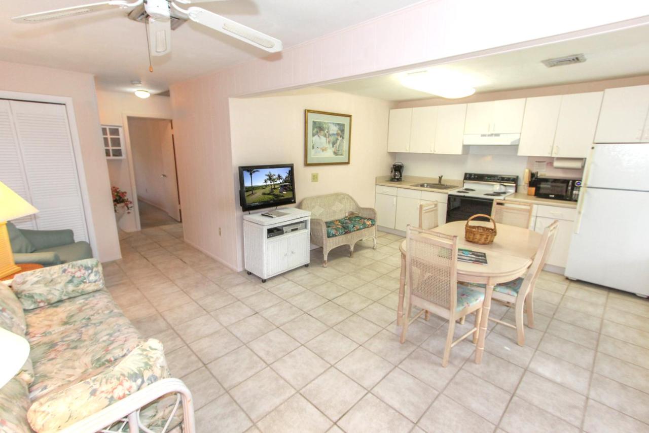 Three-Bedroom Duplex at Gulf Breeze Cottages