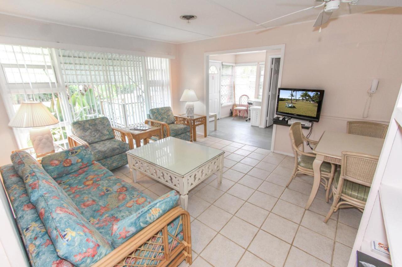 Three-Bedroom Duplex at Gulf Breeze Cottages