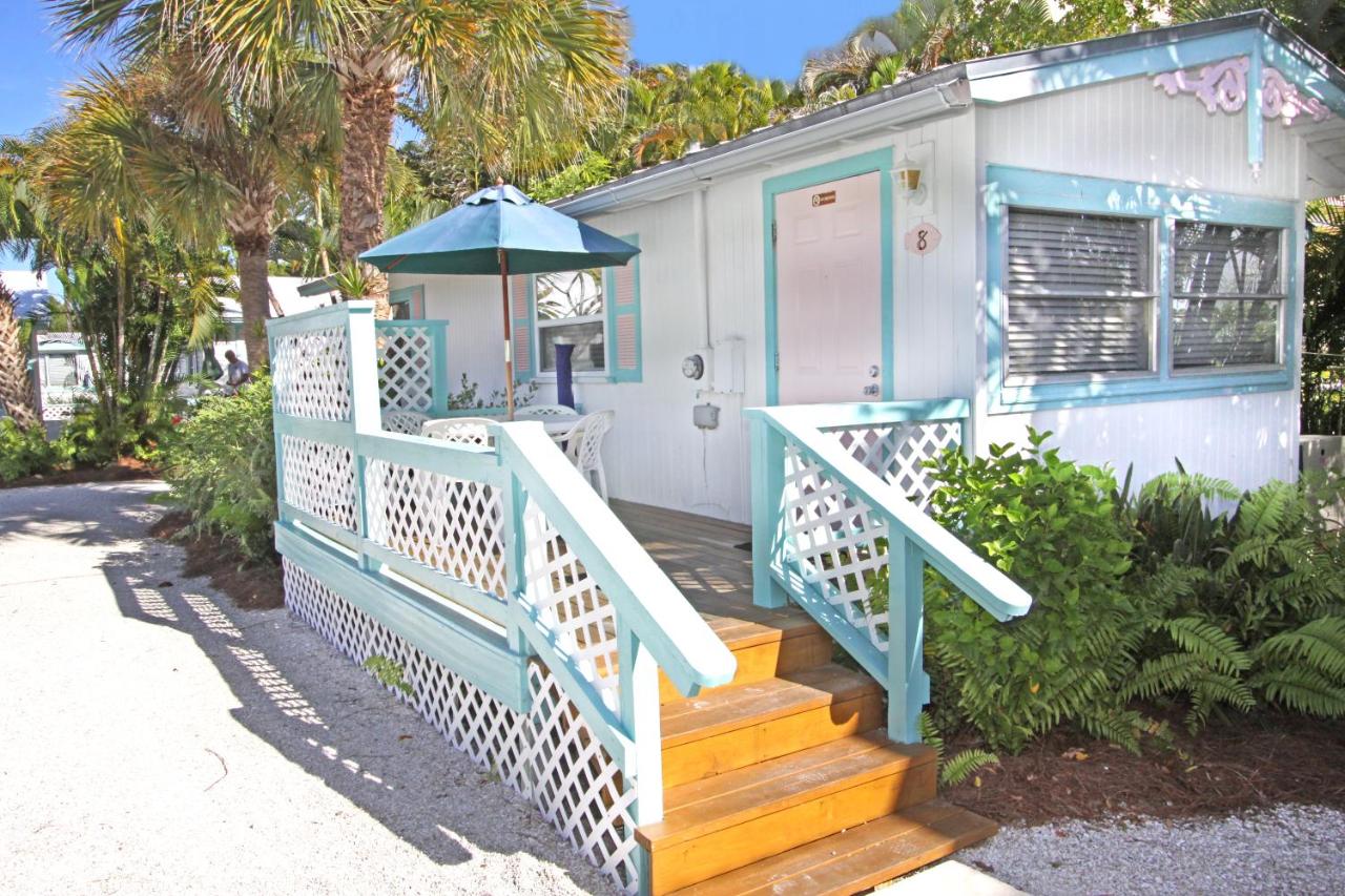 Two-Bedroom Cottage at Gulf Breeze Cottages