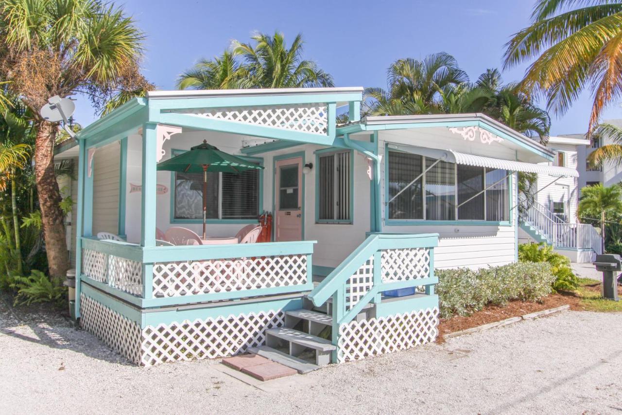 | Gulf Breeze Cottages