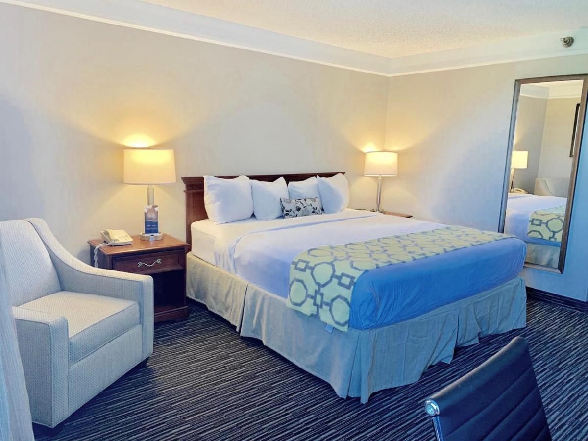 King Room - Non-Smoking at Ramada by Wyndham Texarkana