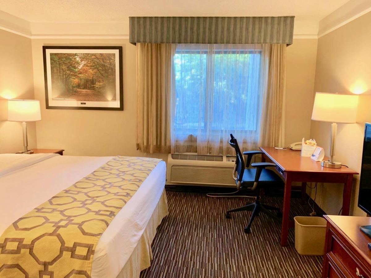 King Room - Disability Access/Non-Smoking at Ramada by Wyndham Texarkana