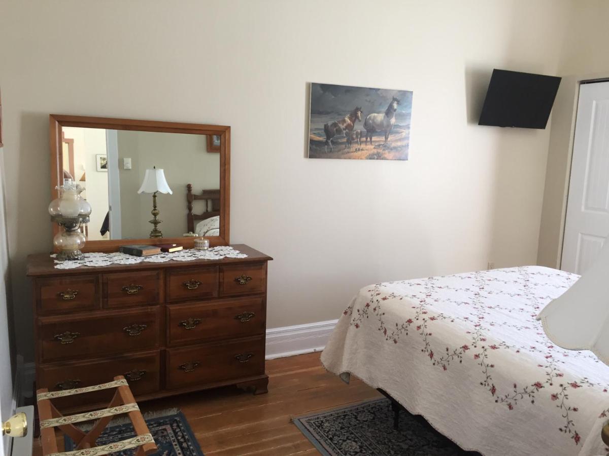 One-Bedroom Suite at Historic Downtown Capitol Hotel Vacation Suites