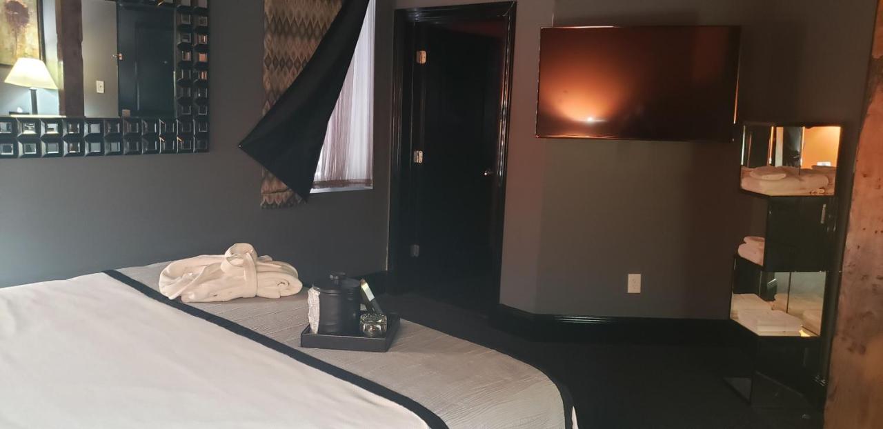 Deluxe King Room at Vu Guesthouse