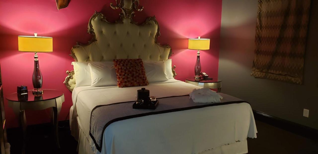 Deluxe King Room at Vu Guesthouse