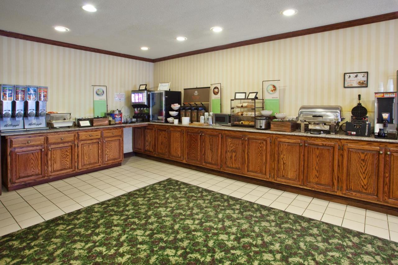 King Room - Disability Access/Non-Smoking at Country Inn & Suites by Radisson, Hiram - Atlanta Northwest