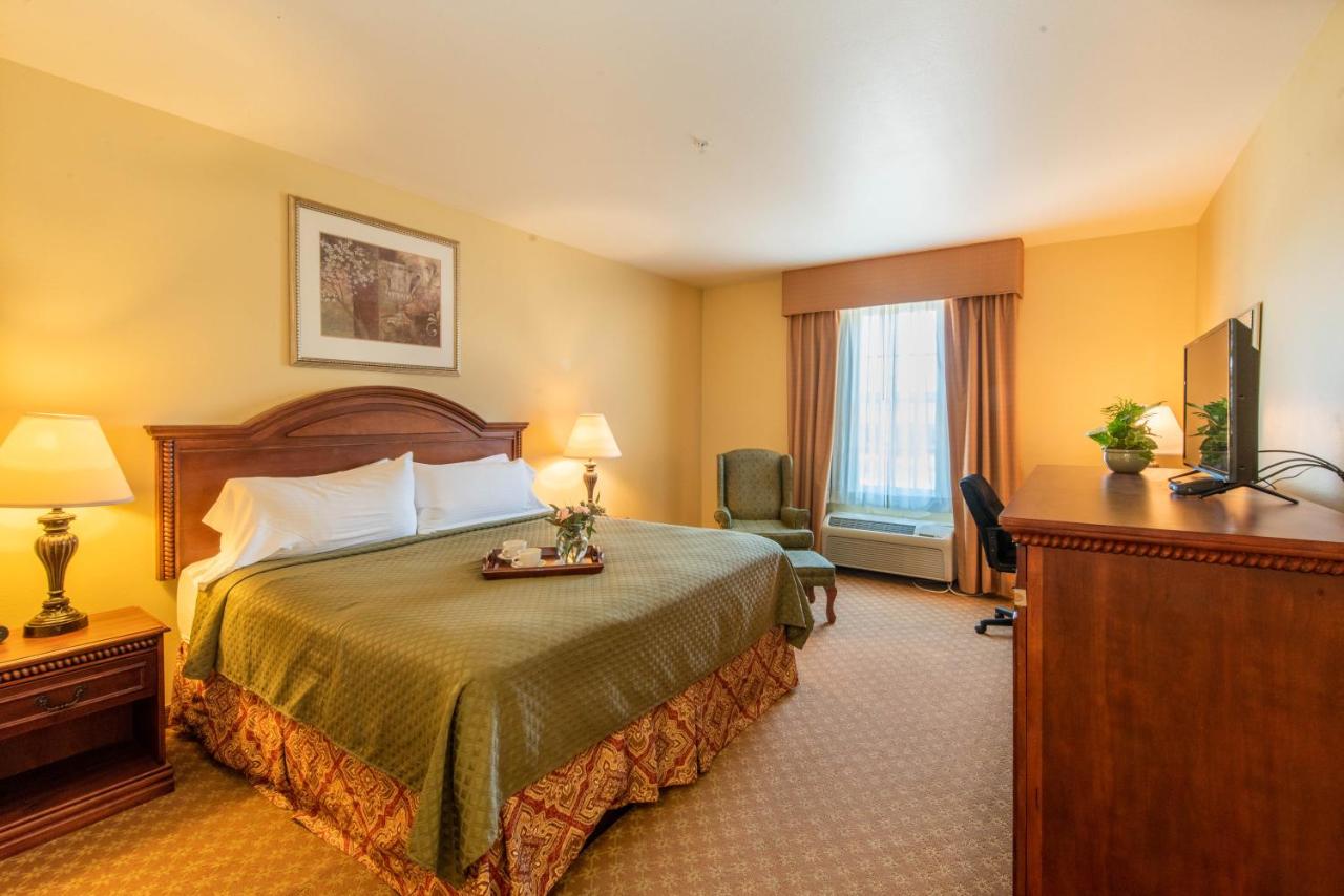 King Room - Non-Smoking at Natchez Grand Hotel