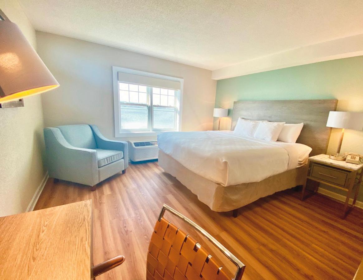 Premier Double King Suite at Atlantic Beach Hotel Newport