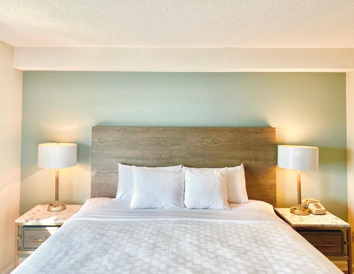 Premier Double King Suite at Atlantic Beach Hotel Newport