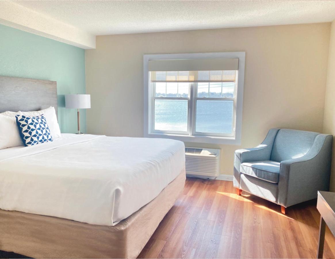 Premier Double King Suite at Atlantic Beach Hotel Newport