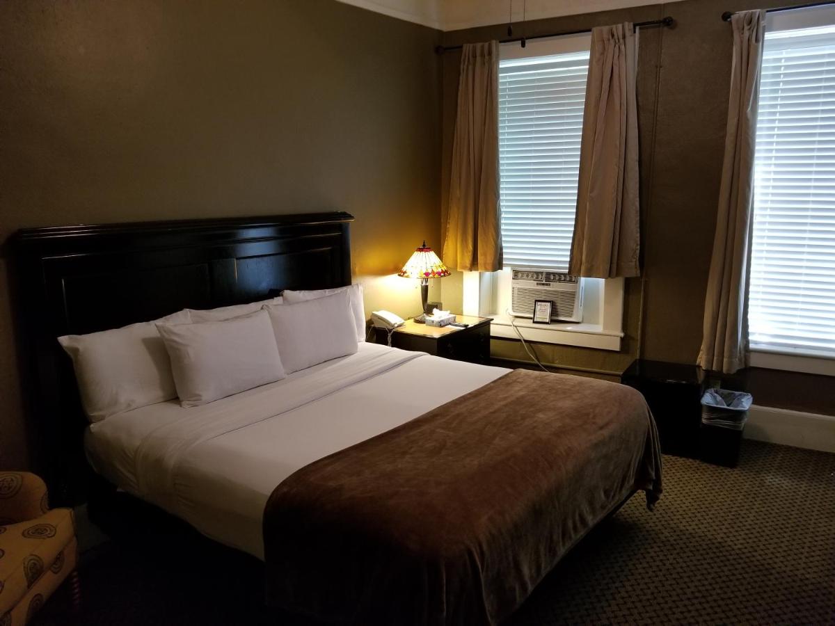 King Room at Basin Park Hotel and Spa