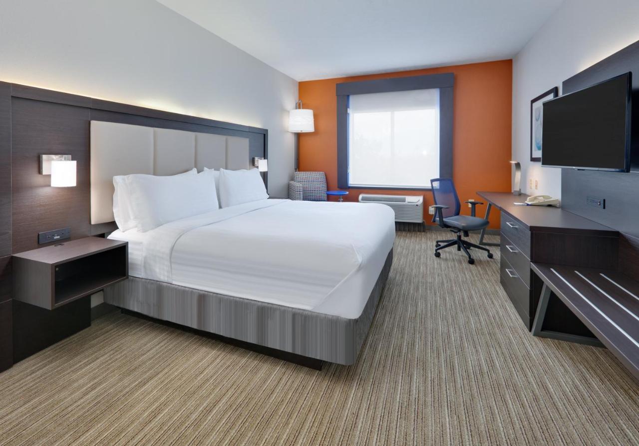 King Room - Non-Smoking at Holiday Inn Express Hotel & Suites Dallas - Duncanville by IHG