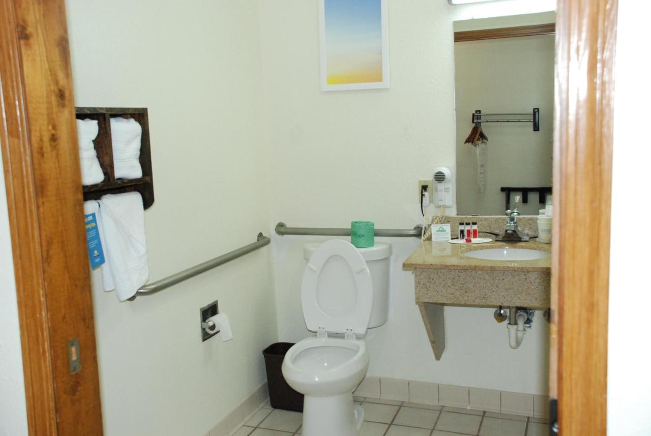 King Room- Non-Smoking at Days Inn by Wyndham Dyersburg