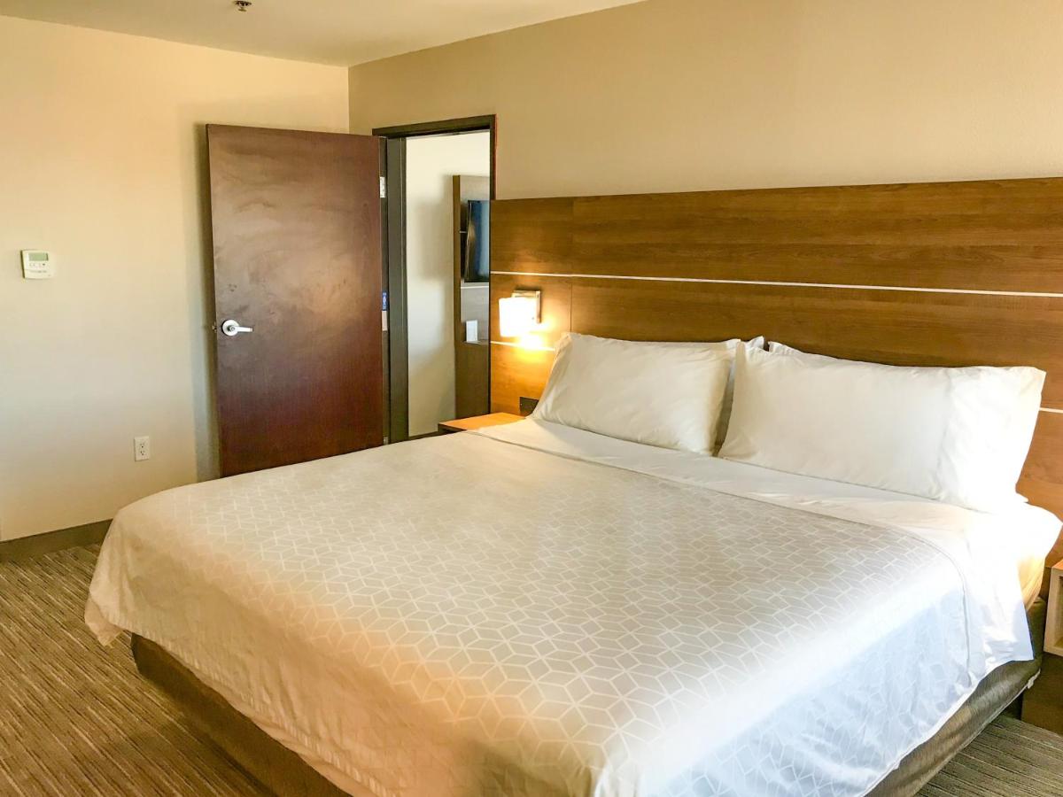 Kids Suite - Non-Smoking at Holiday Inn Express & Suites Lubbock West by IHG