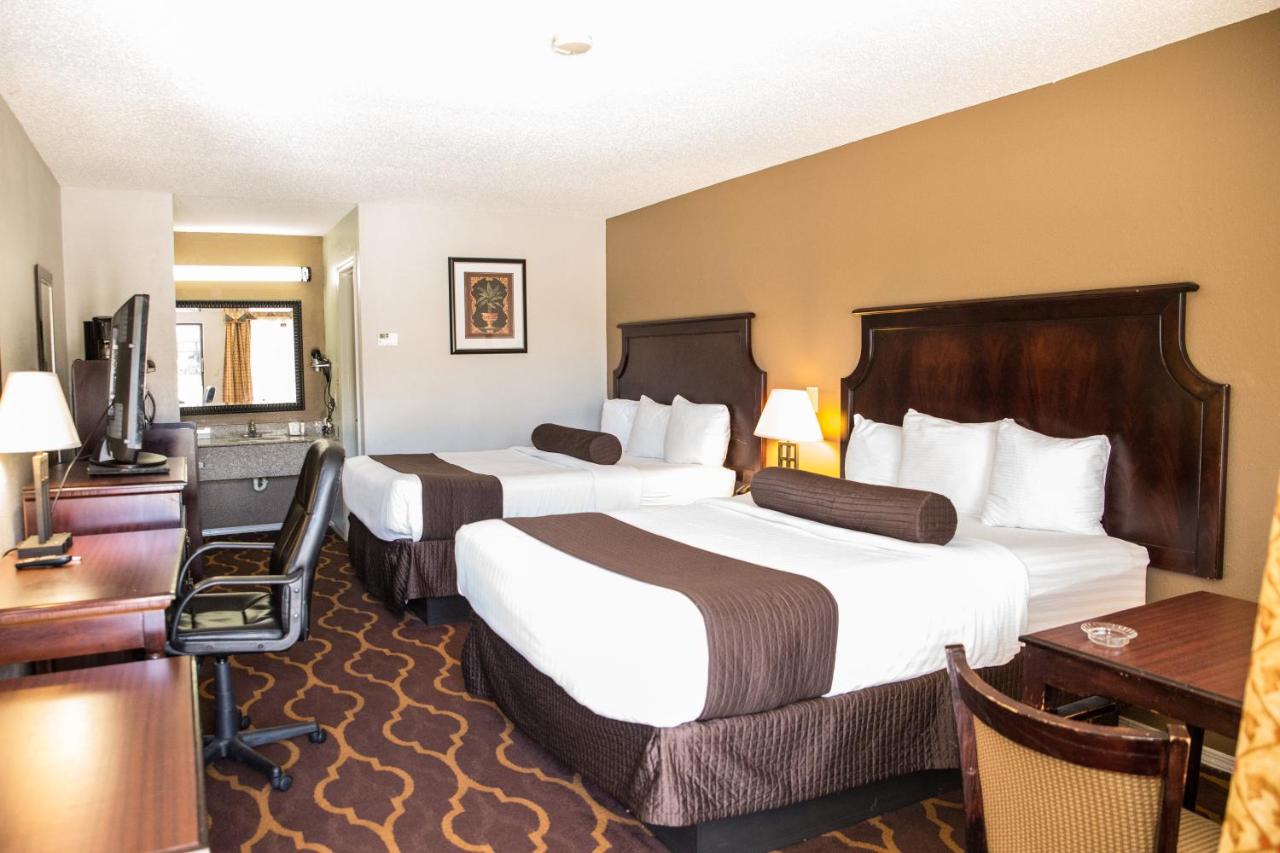 Queen Room with Two Queen Beds - Non-Smoking at Mockingbird Inn & Suites