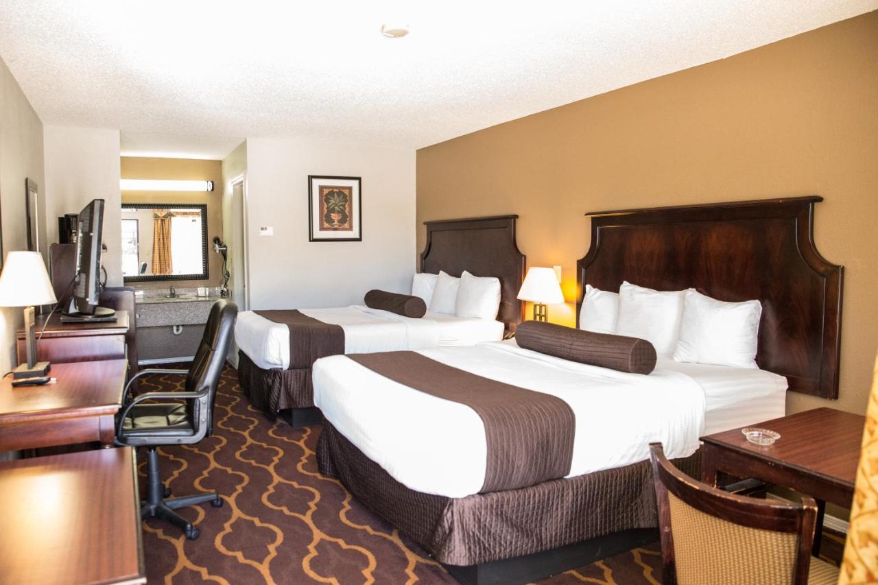 Queen Room with Two Queen Beds - Non-Smoking at Mockingbird Inn & Suites