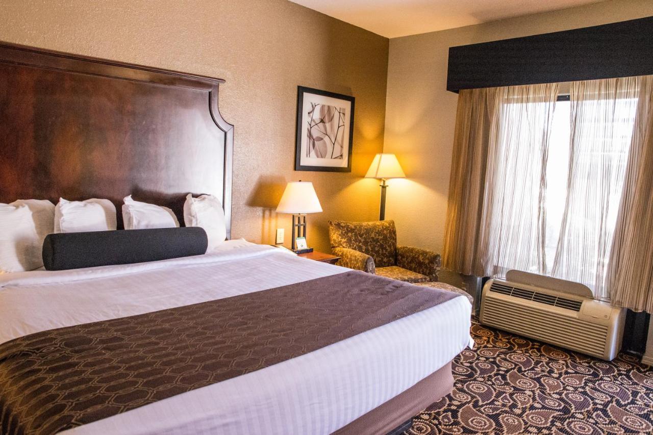 King Room - Non-Smoking at Mockingbird Inn & Suites