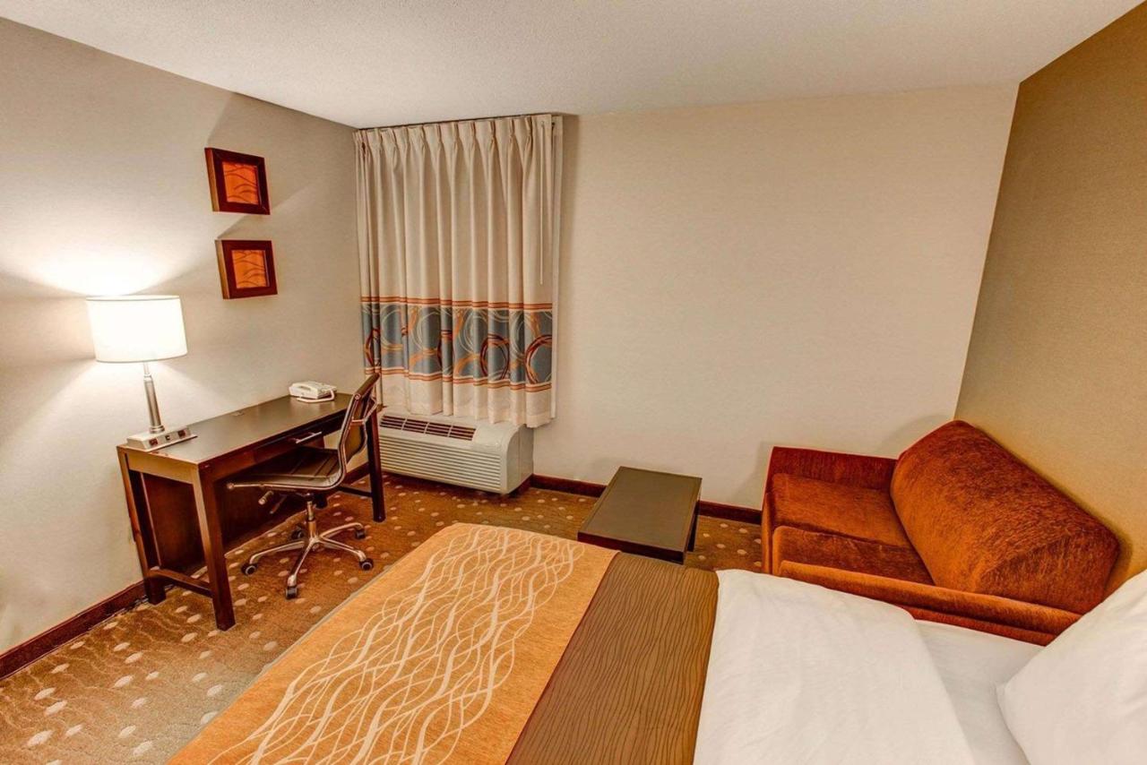 Double Room with Two Double Beds - Non-Smoking at Comfort Inn Pittsburgh Crafton