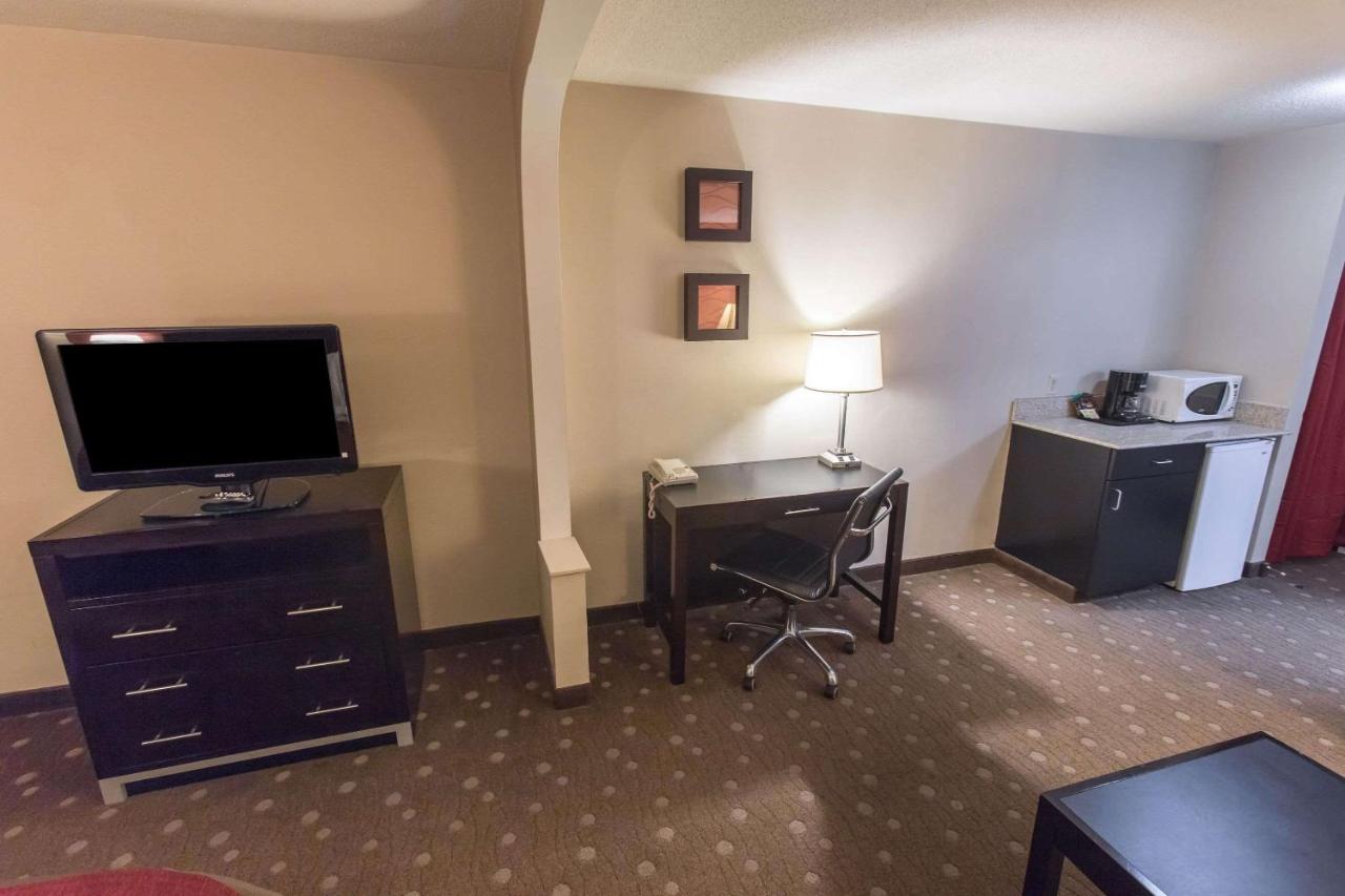 Double Room with Two Double Beds - Non-Smoking at Comfort Inn Pittsburgh Crafton