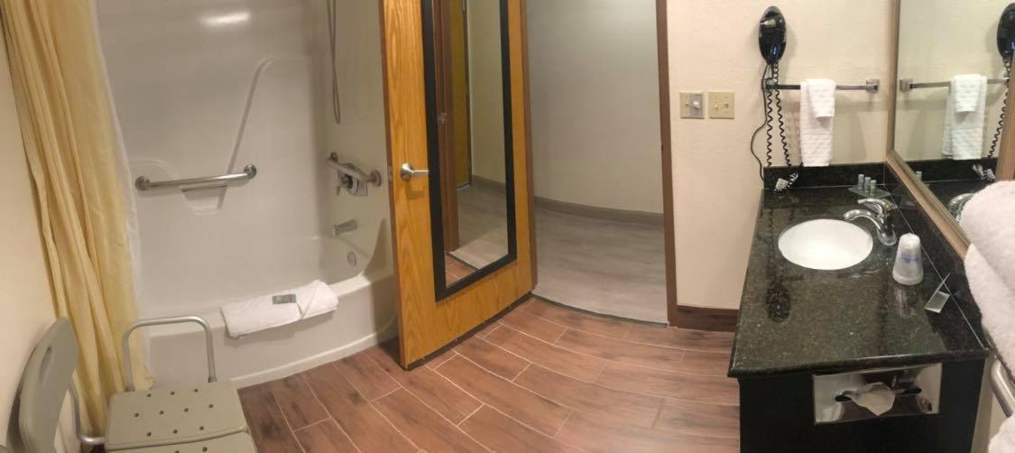 2 Queen Disability Access Non-Smoking at Best Western Mt. Hood Inn