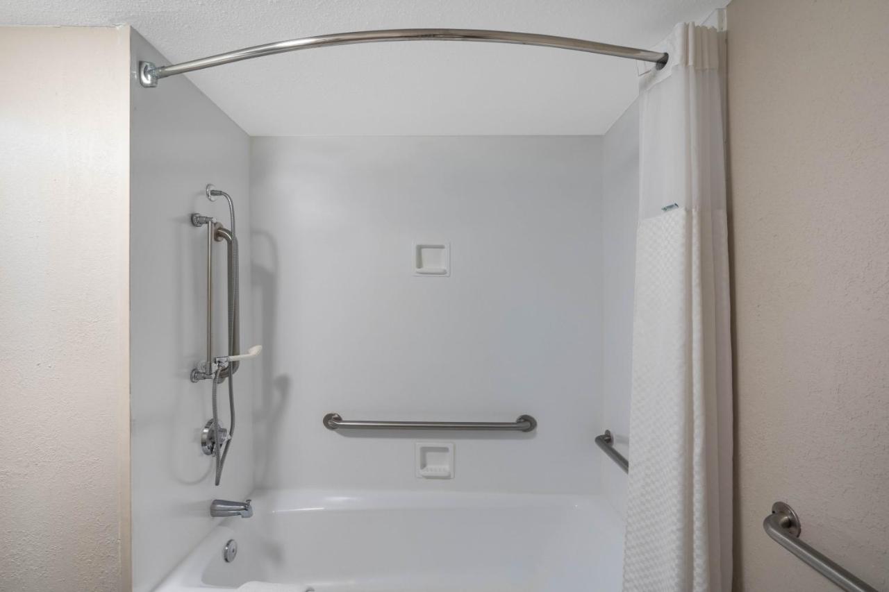 Deluxe One-Bedroom Suite- Non-Smoking at Baymont by Wyndham Murfreesboro
