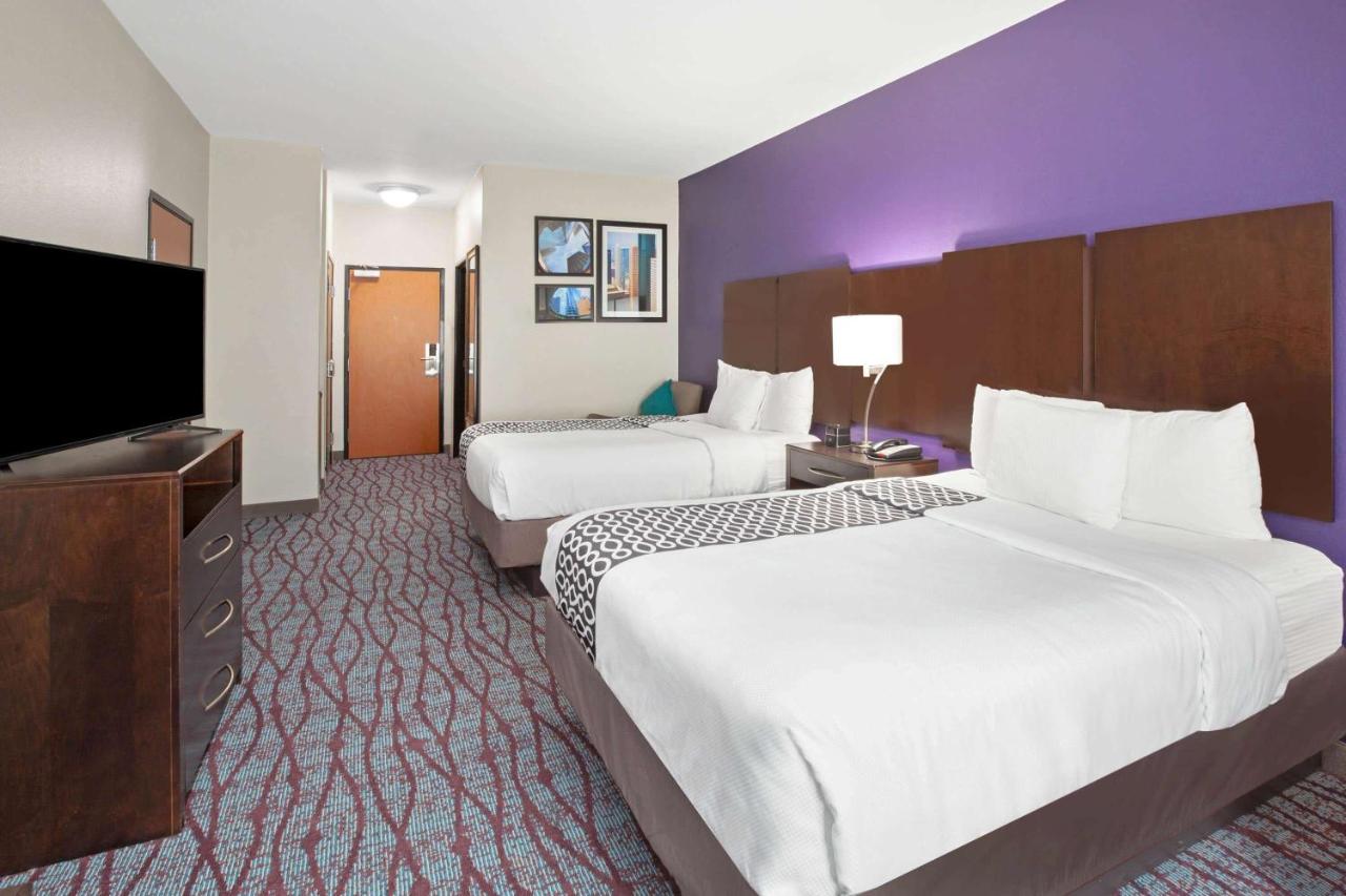 Deluxe Queen Room with Two Queen Beds at La Quinta Inn & Suites by Wyndham Pasadena North