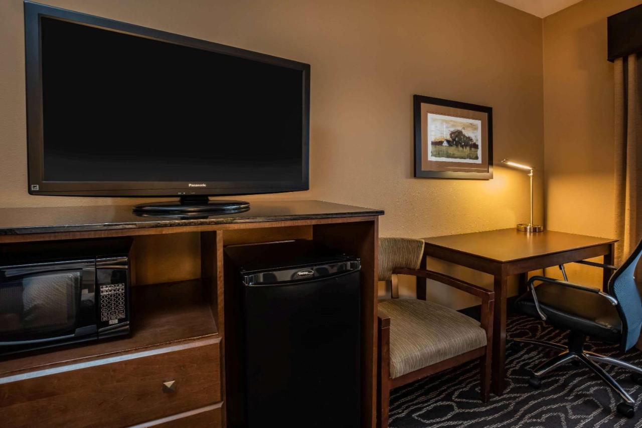 Deluxe Queen Room with Two Queen Beds at La Quinta Inn & Suites by Wyndham Eugene