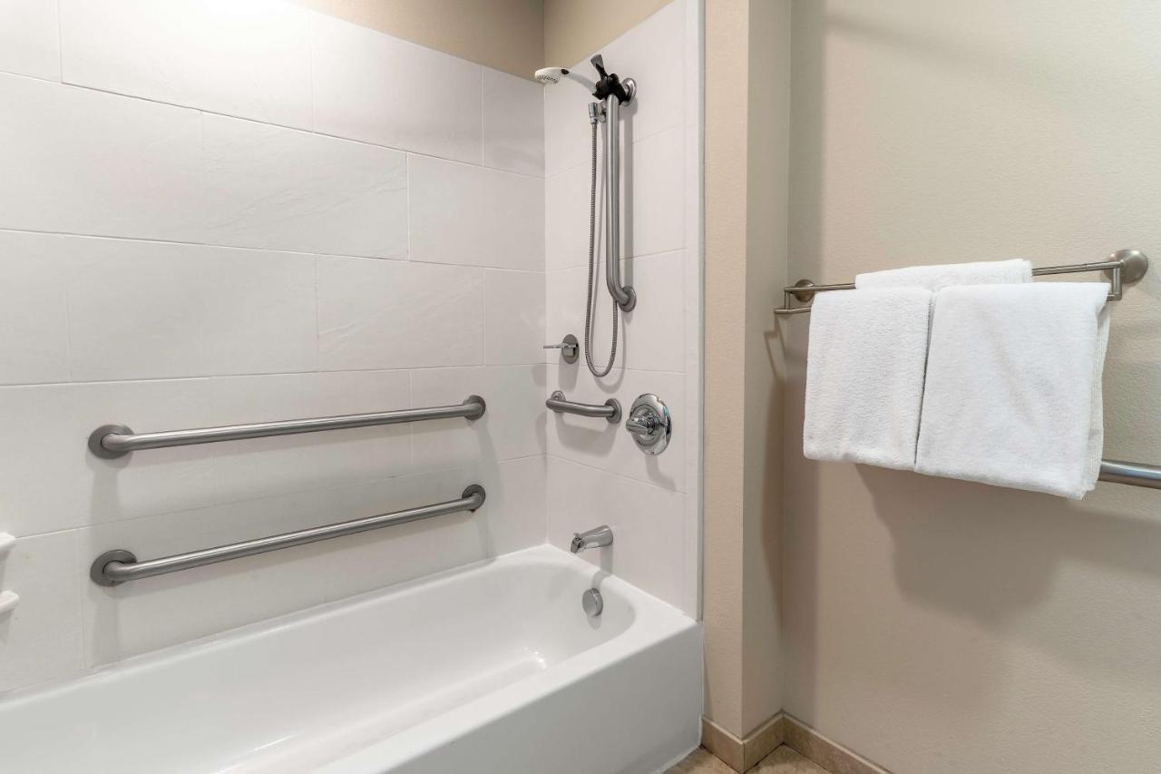King Suite with Bath Tub - Disability Access at Hyatt House Richmond / Short Pump