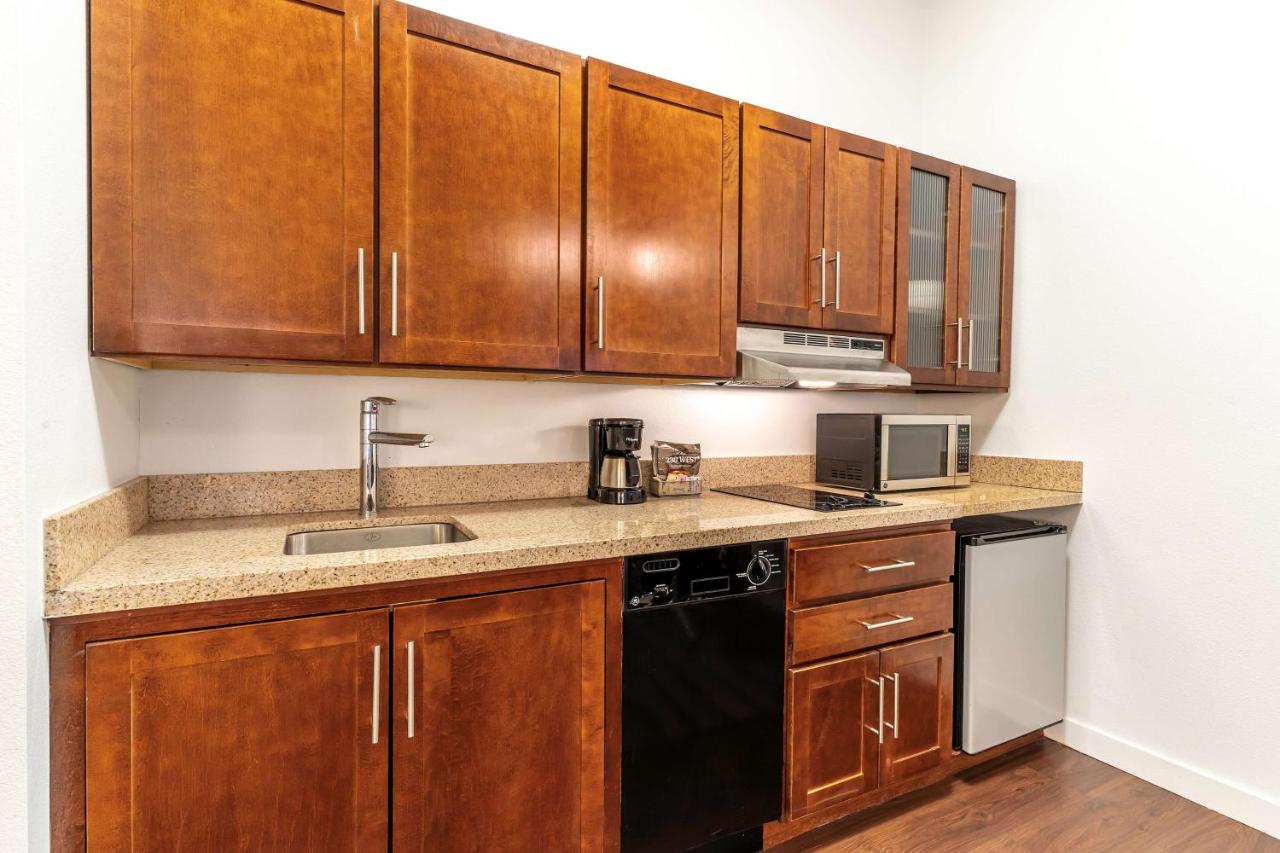One-Bedroom King Suite at Hyatt House Richmond / Short Pump