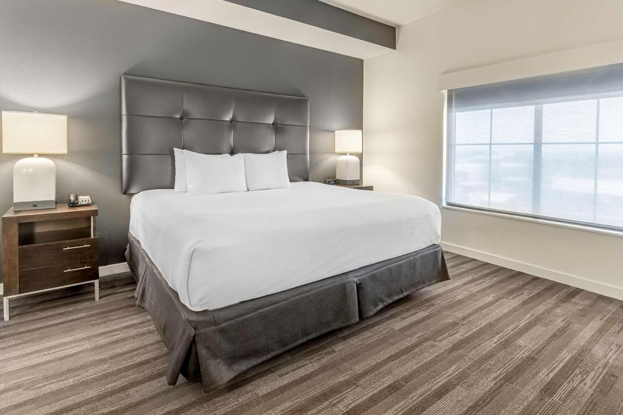 King Suite with Bath Tub - Disability Access at Hyatt House Richmond / Short Pump