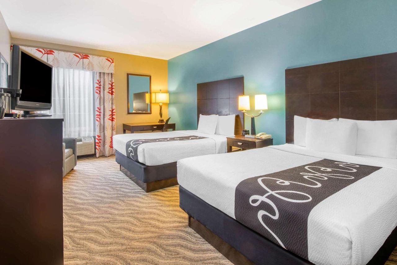 Deluxe Queen Room with Two Queen Beds at La Quinta Inn & Suites by Wyndham Glen Rose