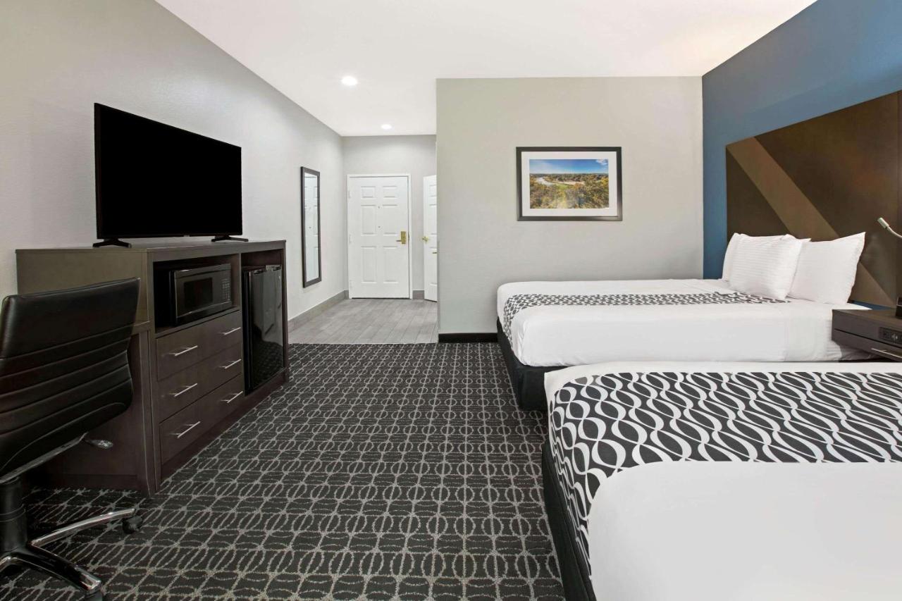 Queen Room with Two Queen Beds and Mobility/Hearing Access - Non-Smoking at La Quinta Inn & Suites by Wyndham Sulphur Springs