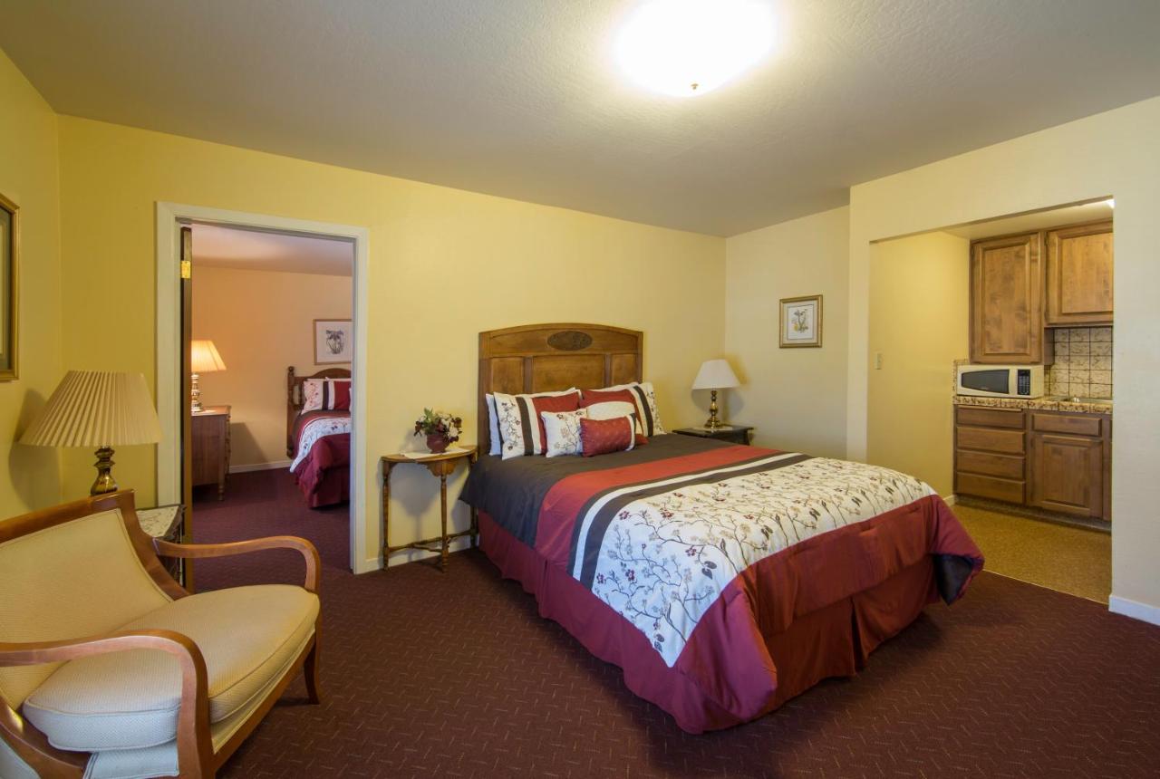 Family Two-Bedroom Suite at Historic Cary House Hotel