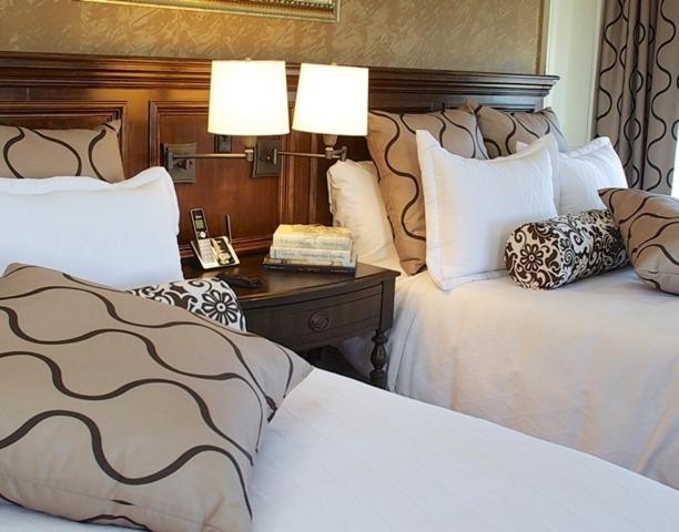 Standard Apartment with Two Double Beds at Guesthouse at Norwalk Inn